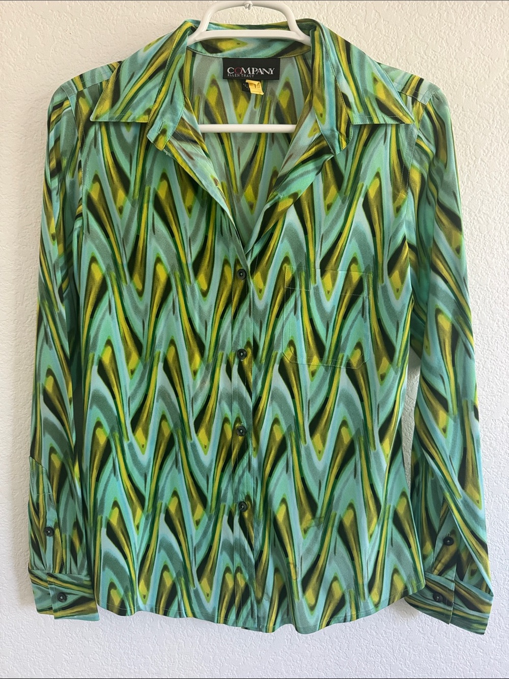 Company Ellen Tracy 100% Silk Women's Button-Down Shirt Wave Print Sz 2
